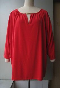 妹家女装涤纶弹力露肩，蝙蝠袖t恤红色七分袖
