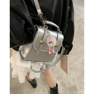 银色双肩包包女式2024潮春季时尚，韩国背包学生手提旅行包书包