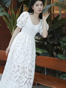 法式设计感蕾丝甜美重工高级感显瘦白色高腰长裙连衣裙子女
