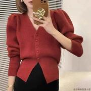 酒红色v领针织开衫女秋冬2023纯色修身显瘦设计感毛衣外套
