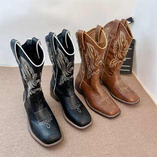 复古刺绣西部牛仔靴慵懒气质，套筒中筒马丁靴，民族风粗跟骑士靴