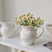 欧式小众高级感复古浮雕陶瓷花瓶客厅插鲜花 ins风白色小奶壶摆件