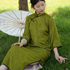 玲珑缎旗袍绿色，古法一片式，倒大袖醋酸长款斜襟
