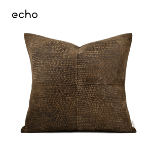 现代简约轻奢棕咖色高级皮，植绒材质拼接抱枕沙发靠垫样板间，方枕套(方枕套)