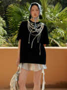Shiitake立体感珍珠链条印花装饰设计款圆领短袖纯棉T恤黑色/棕色