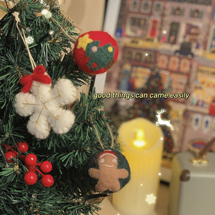 圣诞节装饰品场景布置羊毛毡，老人雪花袜子，圣诞树装饰球挂件挂饰