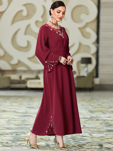 新简约(新简约)长袖优雅长裙，气质纯色酒，红色领口镂空网纱缝钻a字版连衣裙