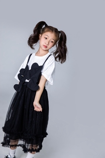 l+ikissbaby潮牌女童2023夏款韩版白色，设计感亲子圆领短袖t恤