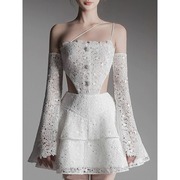 2024夏季法式白色蕾丝镂空抹胸，露腰宴会礼服裙气质短款连衣裙