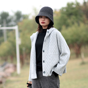 短款女士外套秋冬款人字纹，羊毛冬装短装外套，女冬季灰色大衣带帽