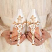 928-8欧美风轻奢性感，女鞋时尚金属花朵，细跟高跟婚鞋尖头绸缎单鞋