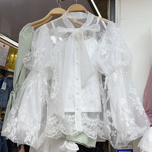 韩系春秋设计感蝴蝶结系带蕾，丝网纱泡泡灯笼袖蕾丝衬衫上衣女