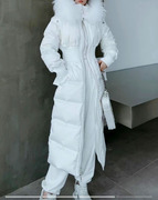 设计白色气质大毛领连帽女士羽绒服，白鹅绒(白鹅绒，)中长款保暖收腰外套
