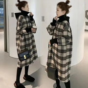 韩版宽松孕妇中长款连帽假两件高领，格子加绒卫衣裙女时尚冬季外套