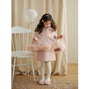 sonnykids女童气质粉色斗篷背心，裙两件套羊毛呢，连帽球球披风外套