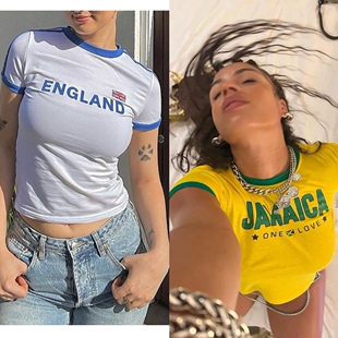 美式复古运动辣妹牙买加英格兰女短款上衣字母黄色t恤露脐性感t恤