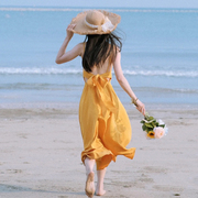 沙滩裙女海边度假法式性感露背吊带，长裙小心机，显瘦v领超仙连衣裙