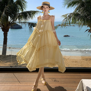 鹅黄色吊带露背连衣裙女多巴胺亮色系夏泰国大理海边度假沙滩长裙