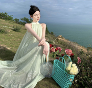 新中式晨袍新娘女结婚敬酒服订婚礼服，国风复古碎花绿色吊带连衣裙