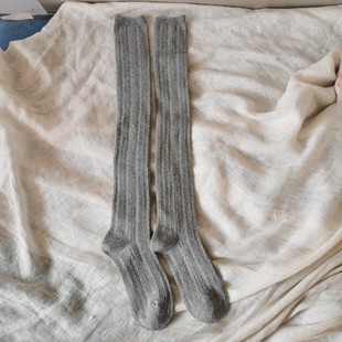 外贸出口女士兔羊毛过膝袜浅灰色保暖双针女袜，冬天加厚竖条纹
