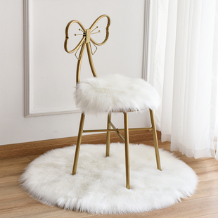 白色仿羊毛圆形椅垫蝴蝶椅，坐垫梳妆台毛毛垫网红凳子加厚坐垫地垫