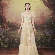 越南小众josephine2023年冬季法式欧根纱立体花朵连衣裙