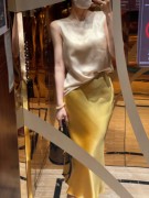 小众原创设计金色半身裙鱼尾裙，通勤纯色简约醋酸连衣裙穿搭白色