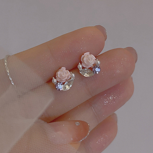 粉色玫瑰花朵珍珠耳钉女气质2024耳环小众设计高级感耳饰