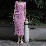 精致小香风方领重工，刺绣粉色连衣裙夏季名媛，系带镂空蕾丝包臀长裙