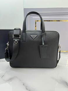 欧美时尚商务男士，手拎公文包横款黑色，牛皮单肩斜挎手提电脑包