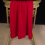 羊绒镂空围巾女冬季大红色，超大披肩围脖，两用粉色妈妈中年针织钩花