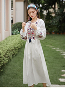 西藏云南民族风长裙刺绣白裙度假出游连衣裙超仙旅行女装白裙