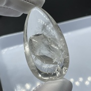 天然白水晶(白水晶)吊坠，包裹体晶中晶非常立体完整晶体非常干净一物一图