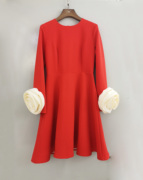 法式设计感重磅时尚手工立体花朵红色简约显瘦中长裙气质连衣裙女