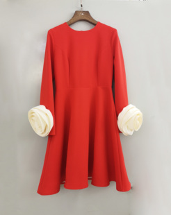 法式设计感重磅时尚手工立体花朵，红色简约显瘦中长裙气质连衣裙女