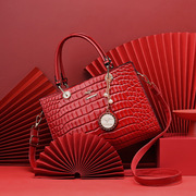 大红色新娘包中国(包中国)红托特手提斜跨包漆皮包包中年女士妈妈包大容量