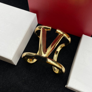 v字母手镯戒指欧美金属感独特前卫甜酷指环，炸街夸张超大宽版v手饰