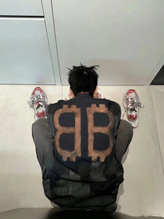 对版字母高版本(高版本，)巴黎bb泥巴手绘磨烂做旧t恤衫高端潮牌男士b家短袖