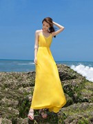 黄色吊带连衣裙三亚海边旅游度假沙滩裙露背性感收腰显瘦显高裙子