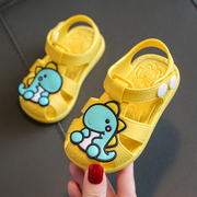 防尿塑料包头凉鞋儿童男童女童防滑软底宝宝0-1-2-3岁夏季学步鞋