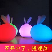 302充电环保硅胶兔子，拍拍灯七彩变色小夜灯，儿童床头氛围台灯