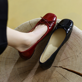 红色蝴蝶结单鞋韩版复古圆头平底软底漆皮奶奶鞋，42大码女鞋41—43