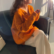 橘色V领麻花毛衣女2022年秋冬气质温柔套头针织上衣宽松外套