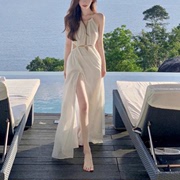 三亚旅游衣服白色海边度假腰部镂空连衣裙长款收腰吊带沙滩裙超仙