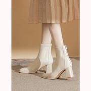 白色马丁靴女2023年春秋粗跟短靴英伦风女士瘦瘦冬季加绒靴子