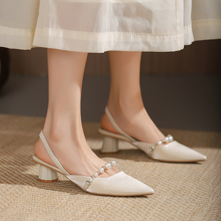 法式缎面米白色高跟鞋女尖头气质仙女风伴娘鞋珍珠一字带包头凉鞋