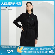XG雪歌2023冬季裙子黑色显瘦长袖衬衫式连衣裙女XI404008A690
