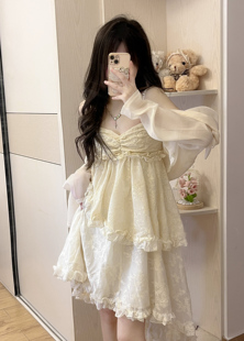 法式高级感白色吊带连衣裙，女夏季收腰显瘦小个子雪纺公主蛋糕裙子