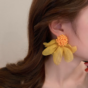 黄色花朵流苏耳钉独特夸张海边耳环，2024复古花瓣耳饰高级感女
