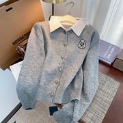 学院风灰色假两件polo领毛衣女春秋季设计感刺绣羊毛针织开衫上衣